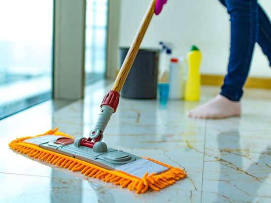 Can You Use Comet to Mop Floors?  A Deep Dive into Cleaning