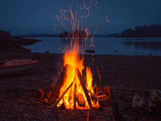 how-to-get-campfire-smell-out-of-clothes-effortlessly-2024